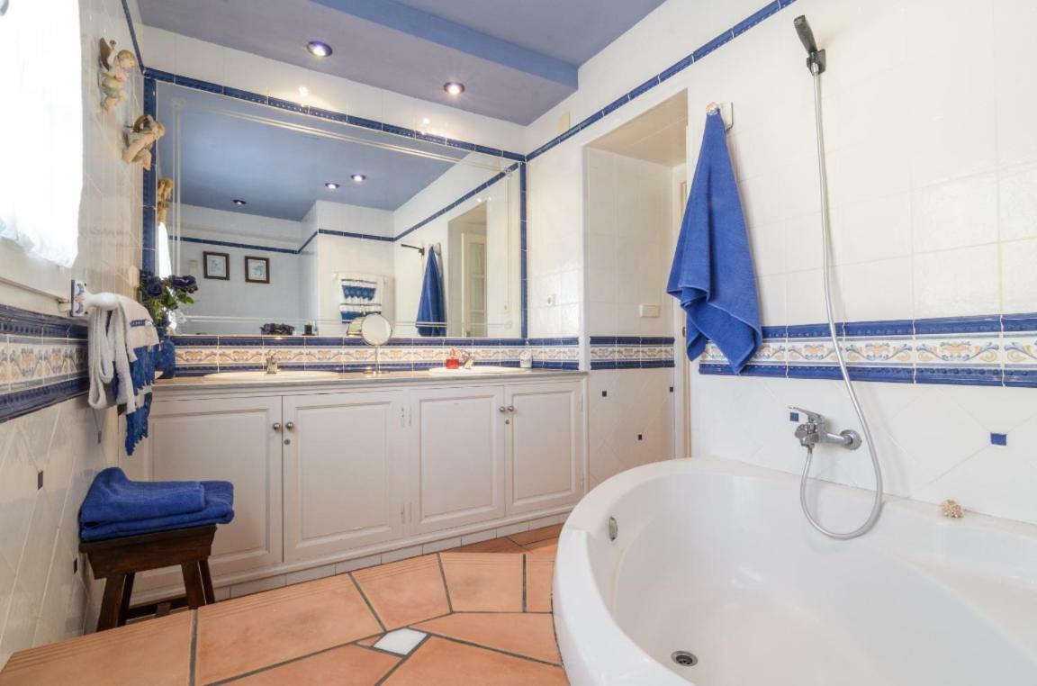 Habitaciones En Casa Centrica Con Piscina Almuñécar Kültér fotó